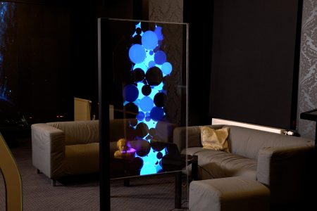 OLED-duzy.00_00_06_02.Still008