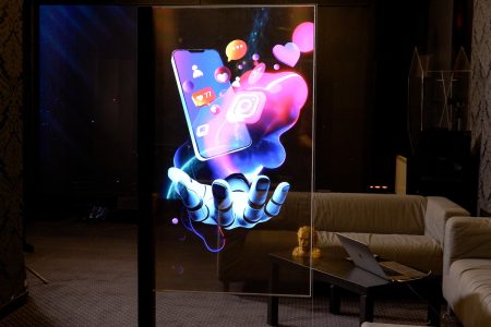 OLED-duzy.00_00_28_25.Still005